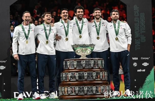 意大利队2-0力克西班牙 成就戴维斯杯三连冠伟业